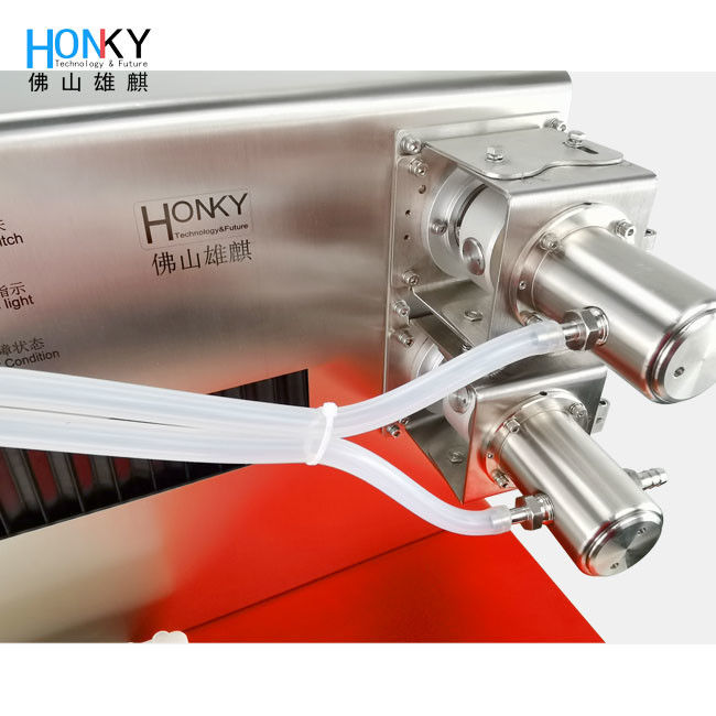 Masaüstü XYZ 3 Eksenli Bağlantı ve Kozmetik Yağ için ±0.5% hassasiyetli küçük hacimli Esansyel Yağ Doldurma Makinesi